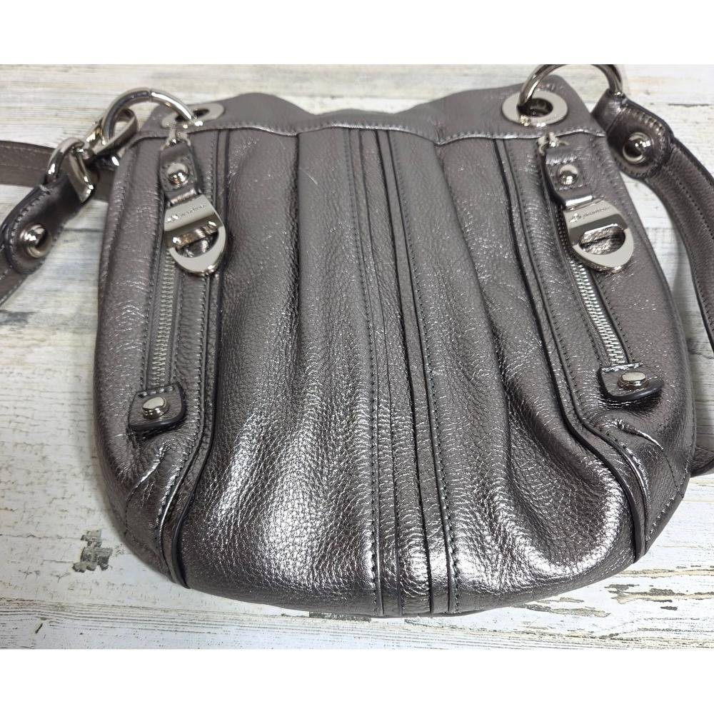 B. Makowsky Metallic Silver Pebbled Leather Crossbody Shoulder Bag Purse - Picture 3 of 16